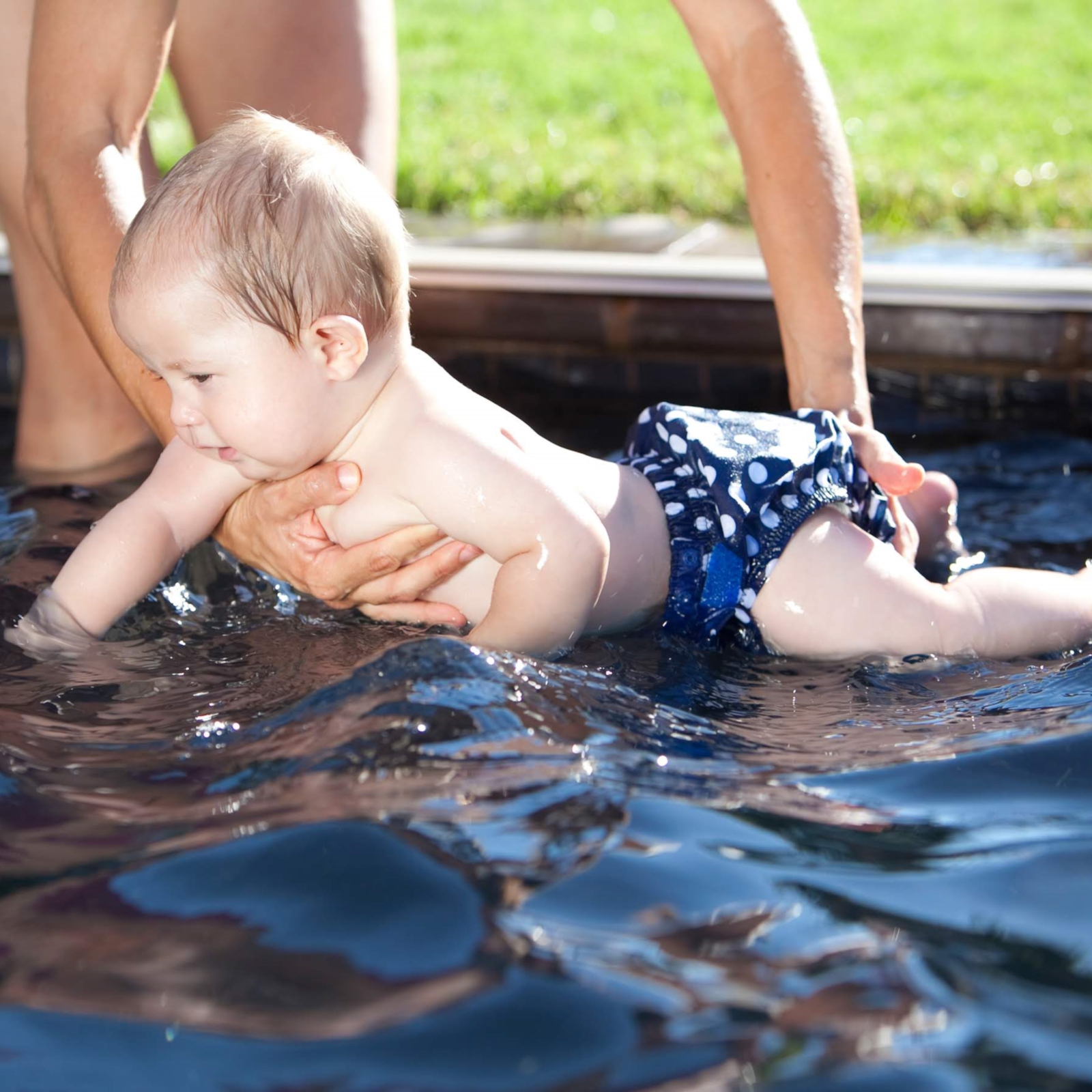 KONFIDENCE Schwimmwindel AquaNappy navy mit Punkten