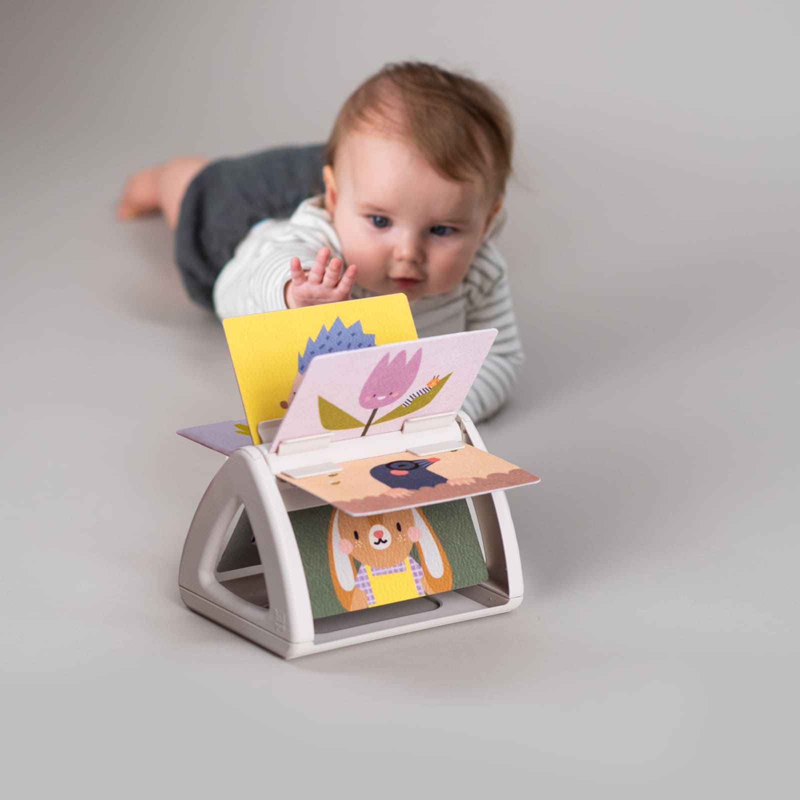 TAF-TOYS Drehbares Babybuch 0M+