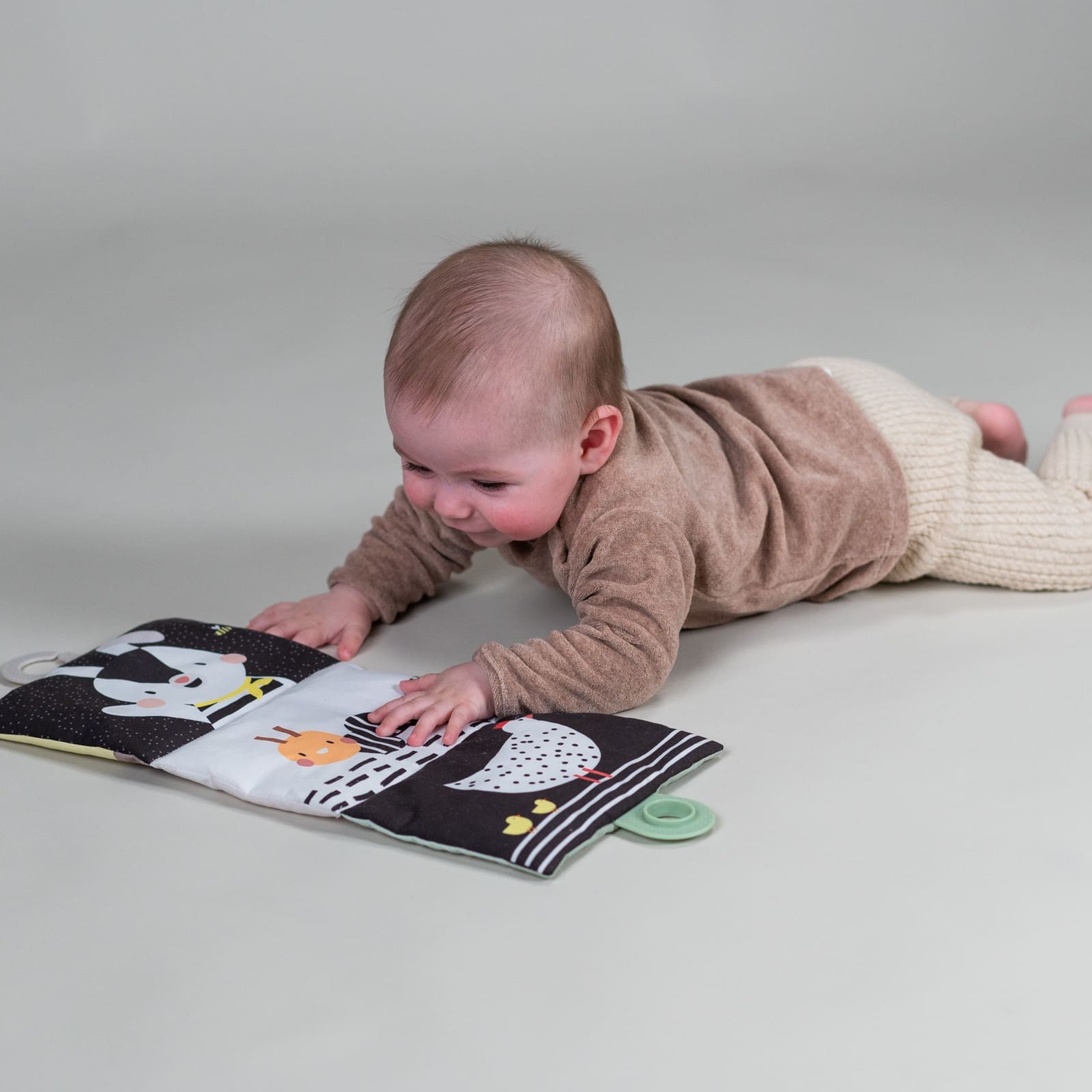 TAF-TOYS Geschenkset Tummy Time 7-teilig