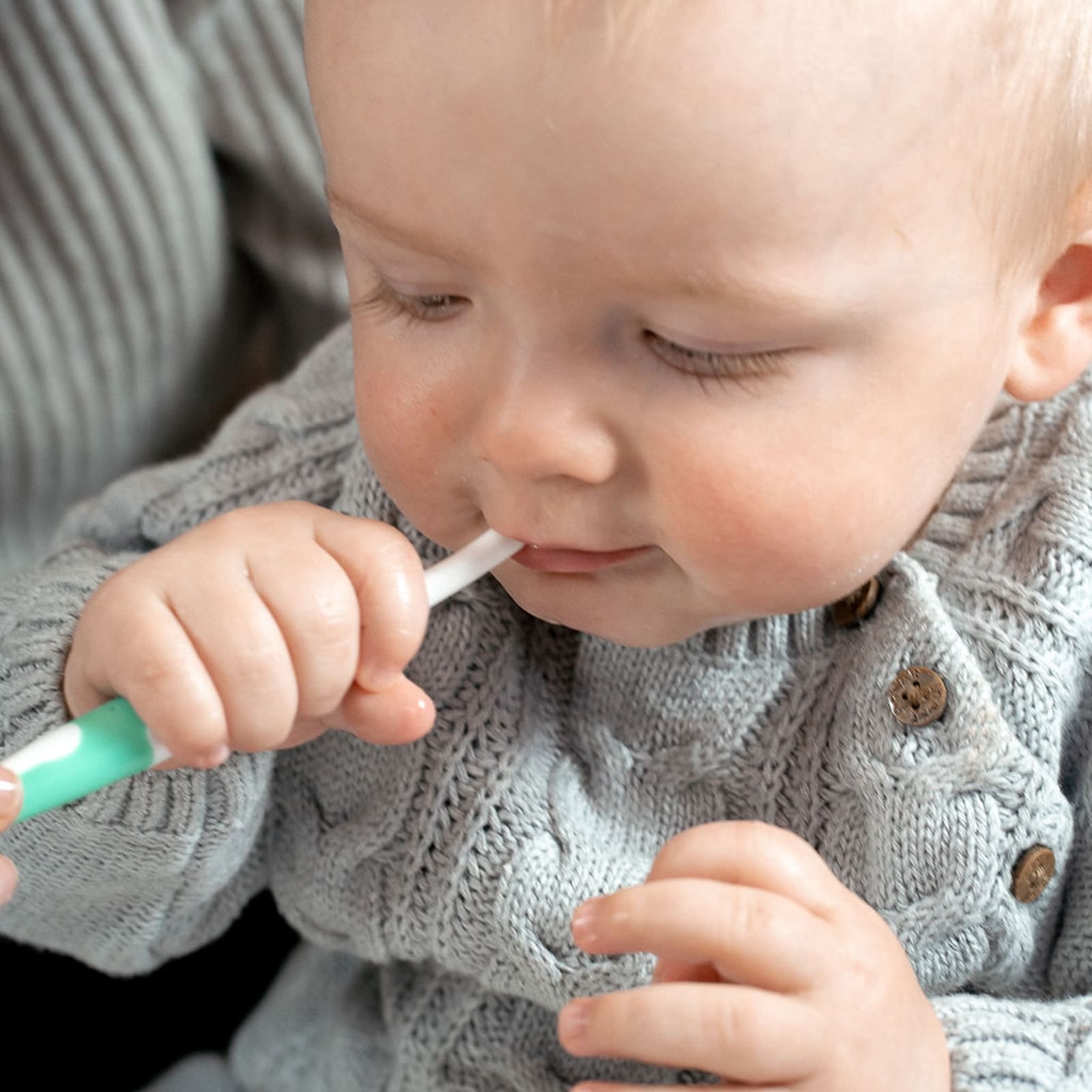 BRUSH-BABY Brosse à dents et anneau de dentition pour bébé