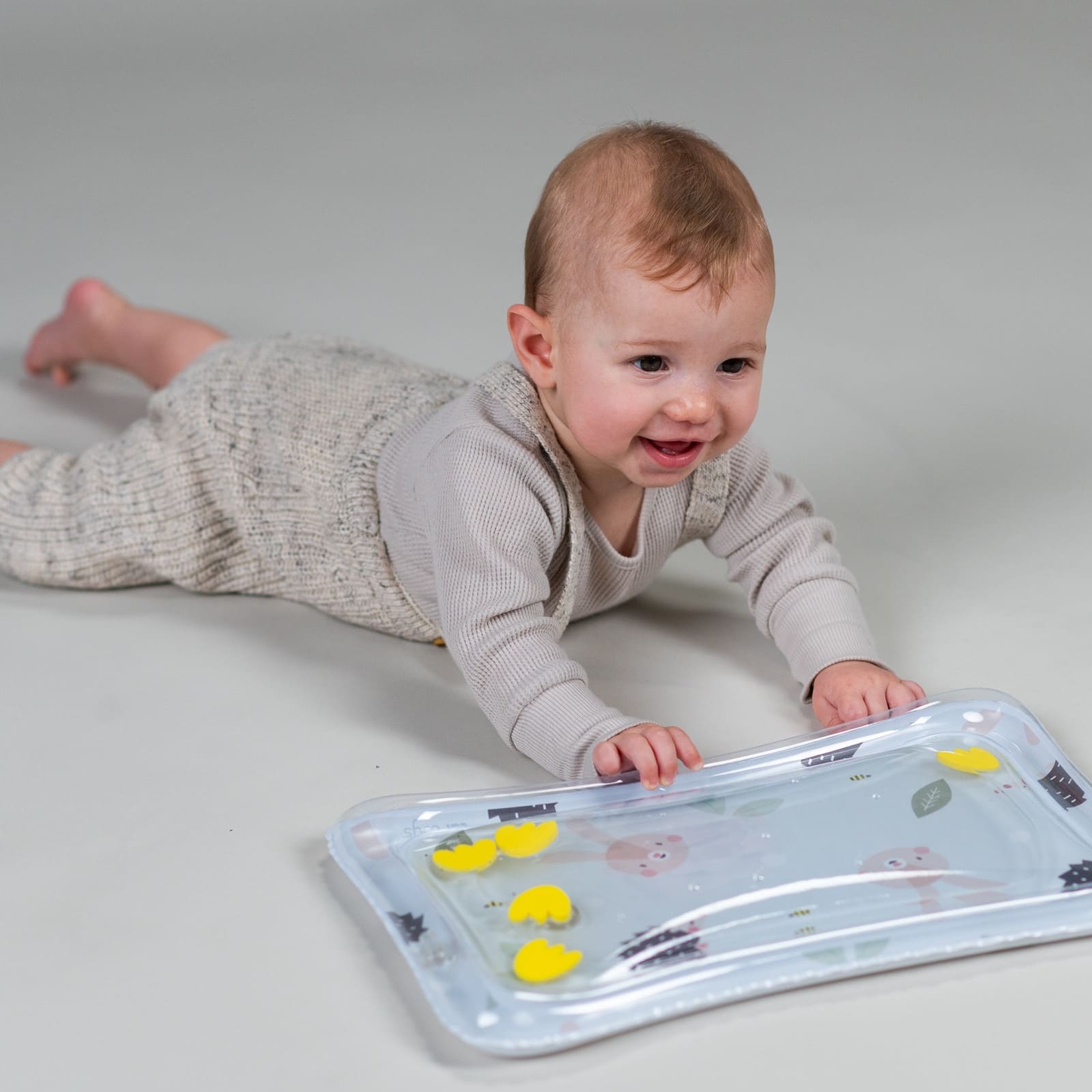 TAF-TOYS Geschenkset Tummy Time 7-teilig