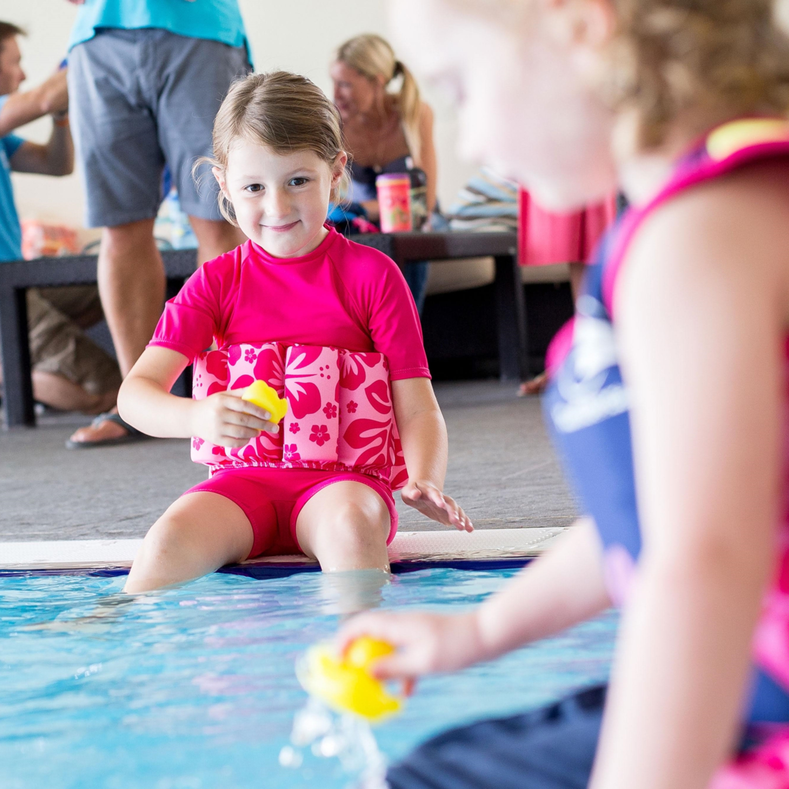 KONFIDENCE Badeanzug mit Schwimmhilfe Hibiscus pink, 2-3 Jahre